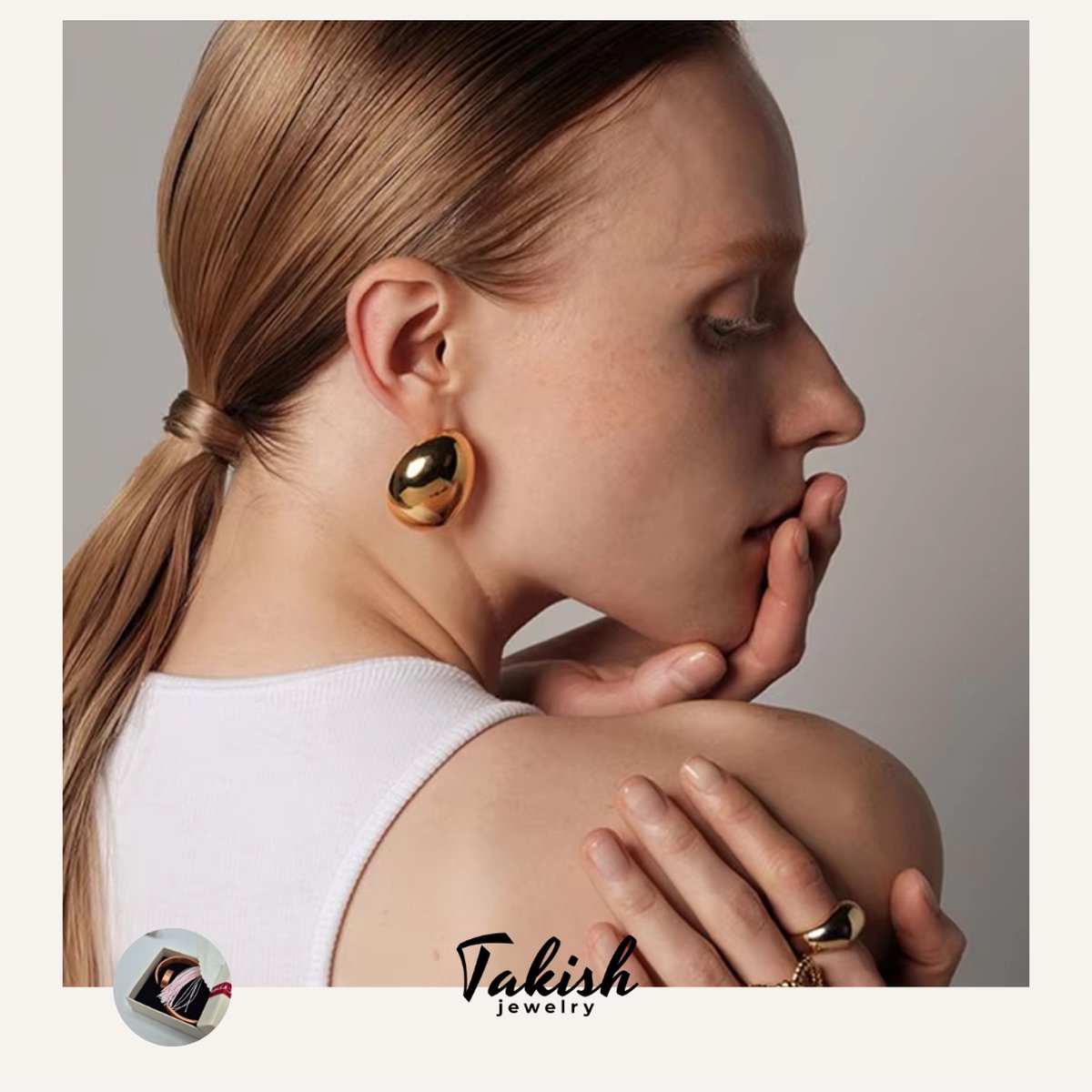 Grote Goudkleurige Ovale Oorstekers voor Vrouwen - Minimalistisch en Trendy Ontwerp met Hoogglans Afwerking